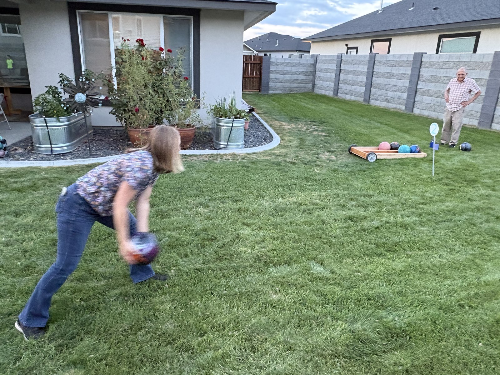 A Bolar mid-throw, horizontal.